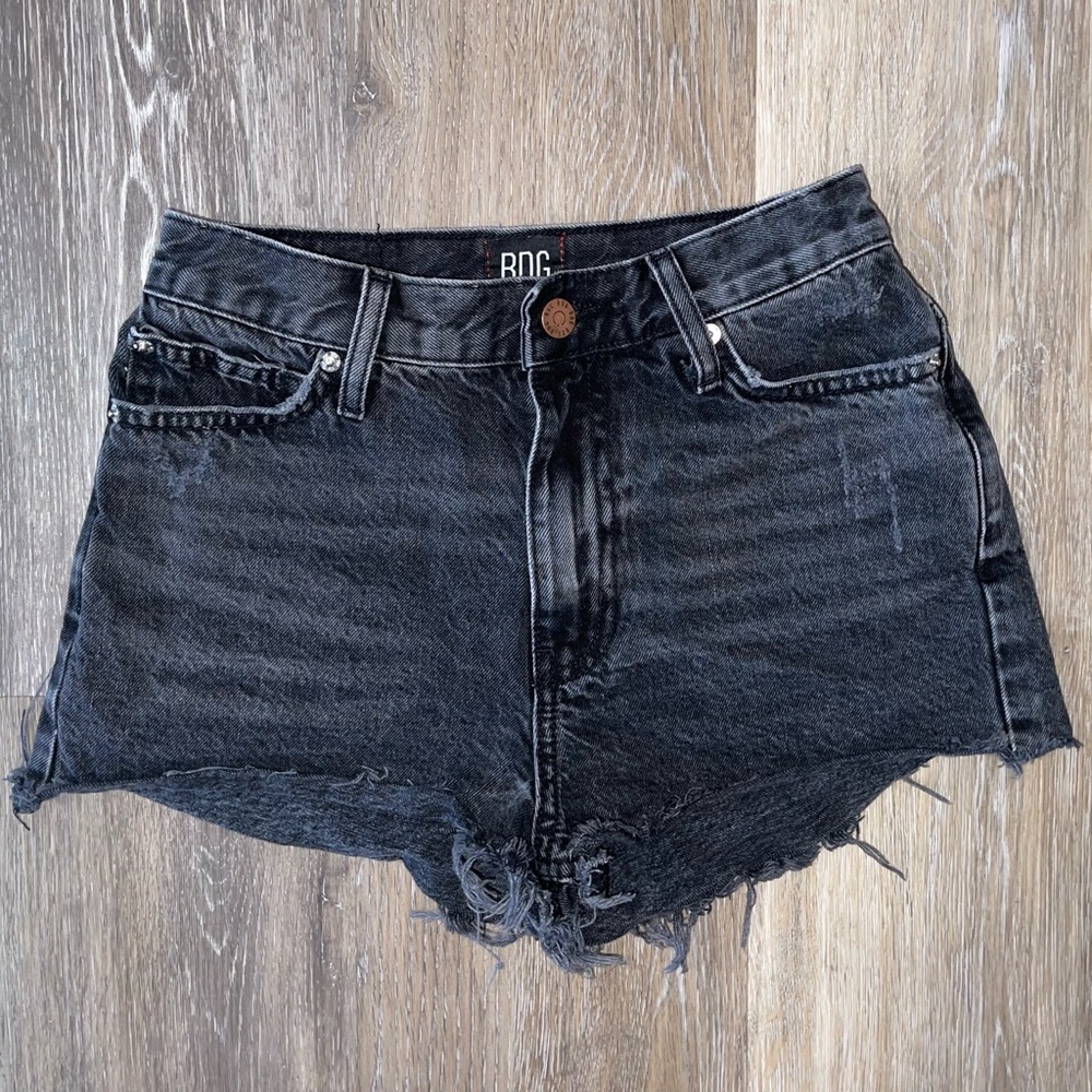 BDG by Urban Outfitters Girlfriend Highrise Black Distressed Shorts. Size 24